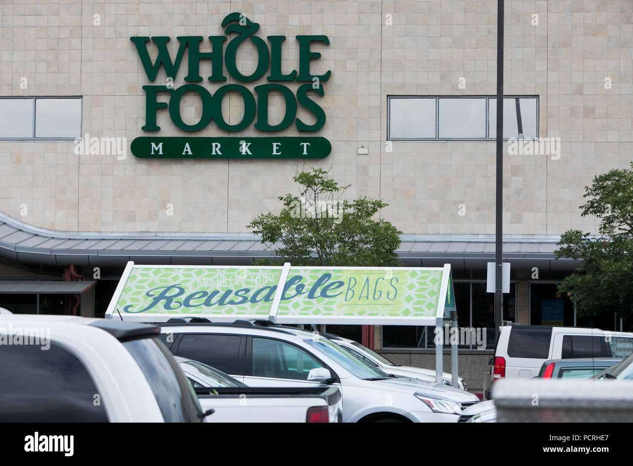 Un segno del logo al di fuori di un supermercato Whole Foods fruttivendolo ubicazione a Denver in Colorado, il 23 luglio 2018. Foto Stock