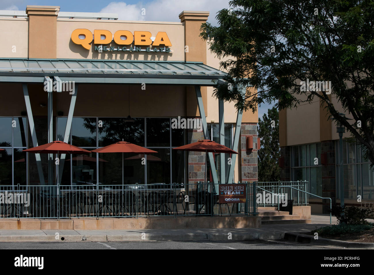 Un segno del logo al di fuori di un messicano Qdoba mangia fast informale ristorante posizione nella Broomfield, Colorado, il 23 luglio 2018. Foto Stock