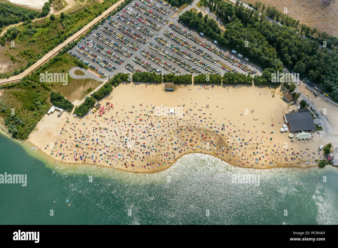Lago d'argento II dall'aria, spiaggia di sabbia e acque turchesi, vista aerea di Haltern am See Foto Stock