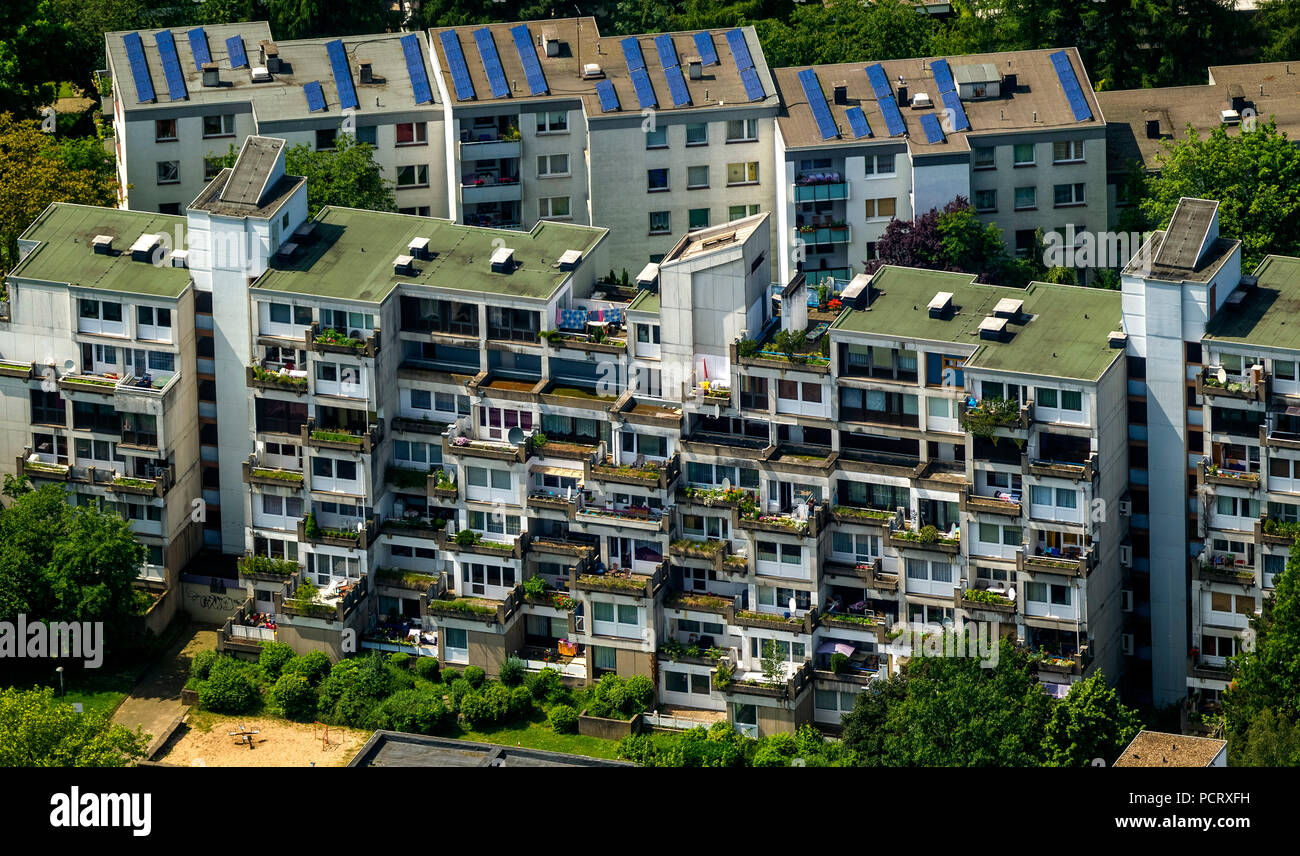 Terrazza casa Girondelle Bochum Querenburg, balconi, appartamenti con balcone sud, Bochum, la zona della Ruhr, Nord Reno-Westfalia, Germania Foto Stock