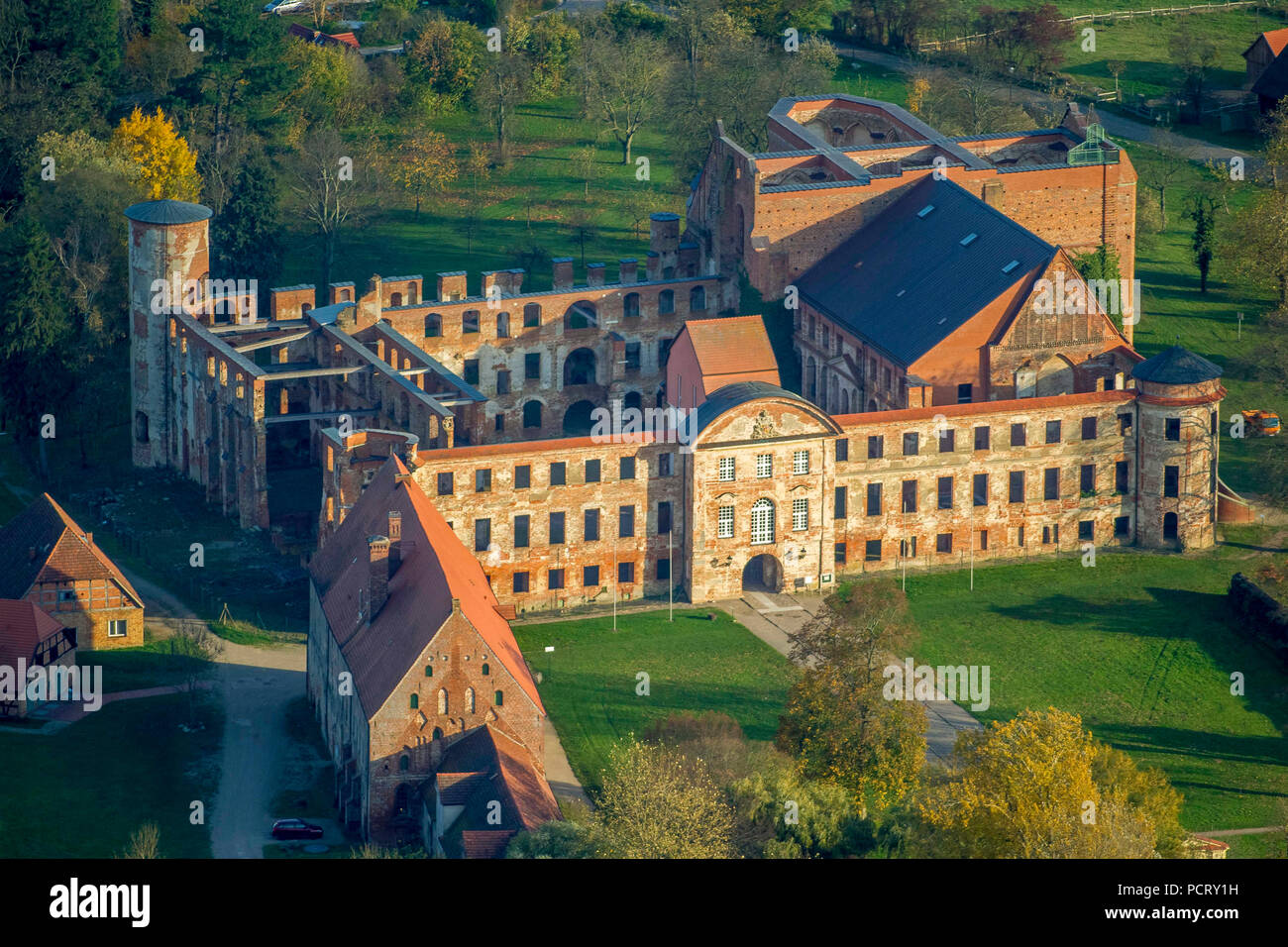 Dargun Monastero, Dargun con Monastero, Dargun, Müritz lakeland, Meclemburgo-Pomerania Occidentale, Germania Foto Stock