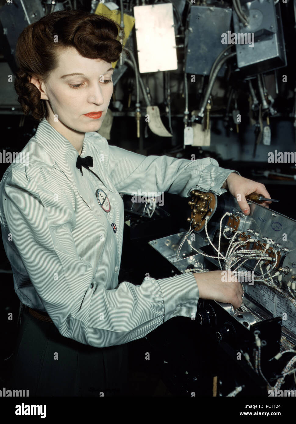 Tecnico elettronico, Goodyear Aircraft Corp., Akron, Ohio - Dicembre 1941 Foto Stock