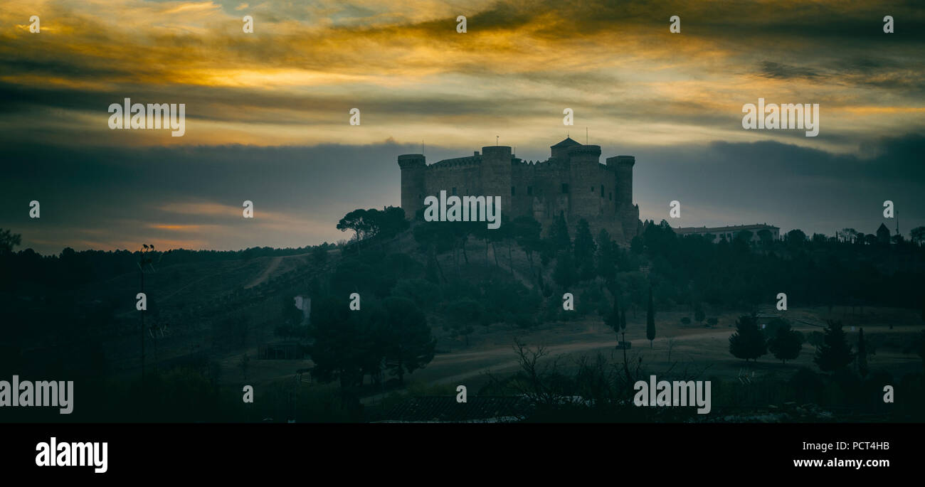 Belmonte, Provincia Cuenca, Castilla-La Mancha, in Spagna. Xv secolo castello Gothic-Mudejar. Foto Stock