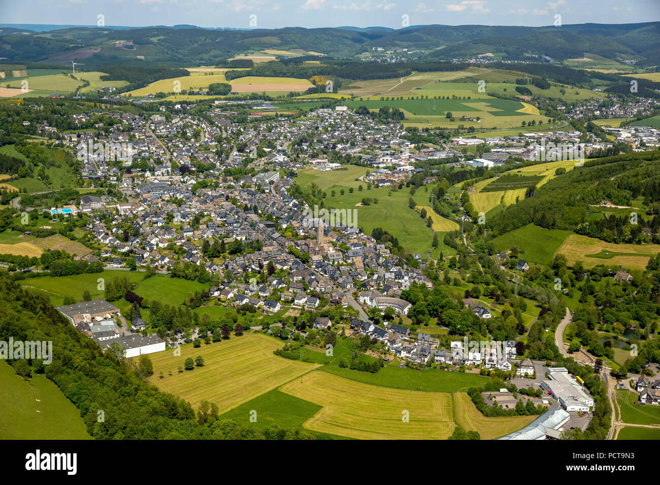 Vista generale di Schmallenberg, Schmallenberg, Hochsauerland (distretto), Nord Reno-Westfalia, Germania Foto Stock