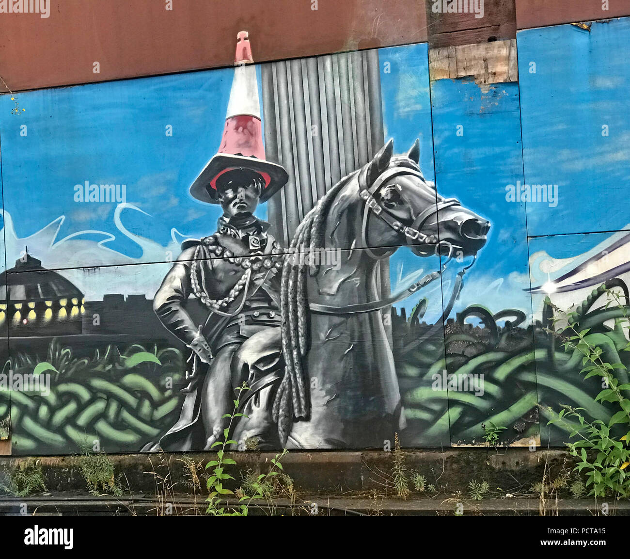 Il duca di Wellington cono stradale graffitti artwork, la stazione centrale di Glasgow, Strathclyde, Scozia, Regno Unito Foto Stock