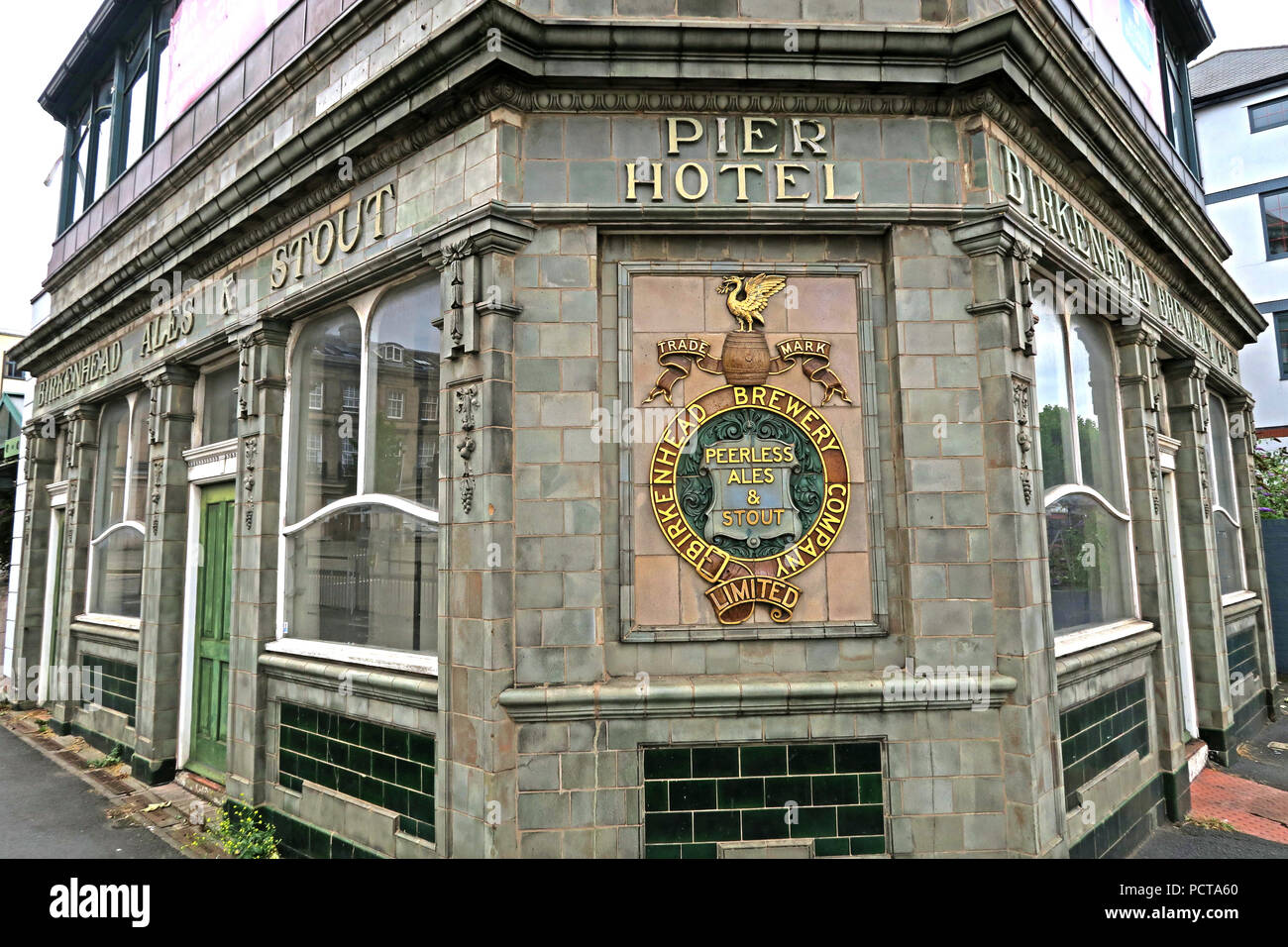 Il Pier Hotel, Birkenhead Central, Birkenhead, Canning Street, Birkenhead, Wirral, CH41 6QS Foto Stock