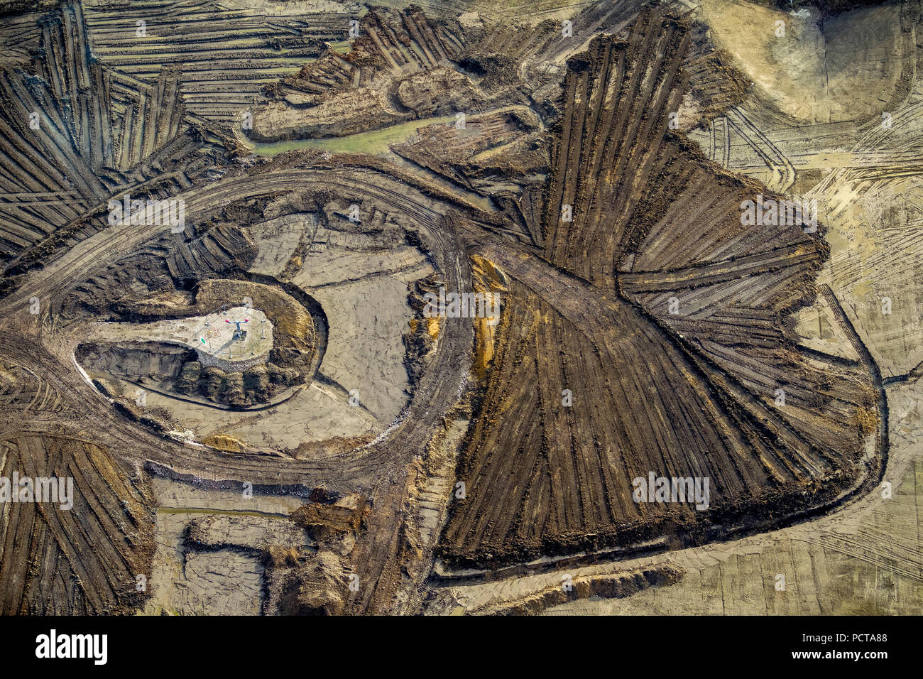 Ex 'Schachtanlage Westfalen 7' miniera di carbone, Schacht 7, lavori di sterro, strutture di argilla, Hamm, la zona della Ruhr, vista aerea Foto Stock