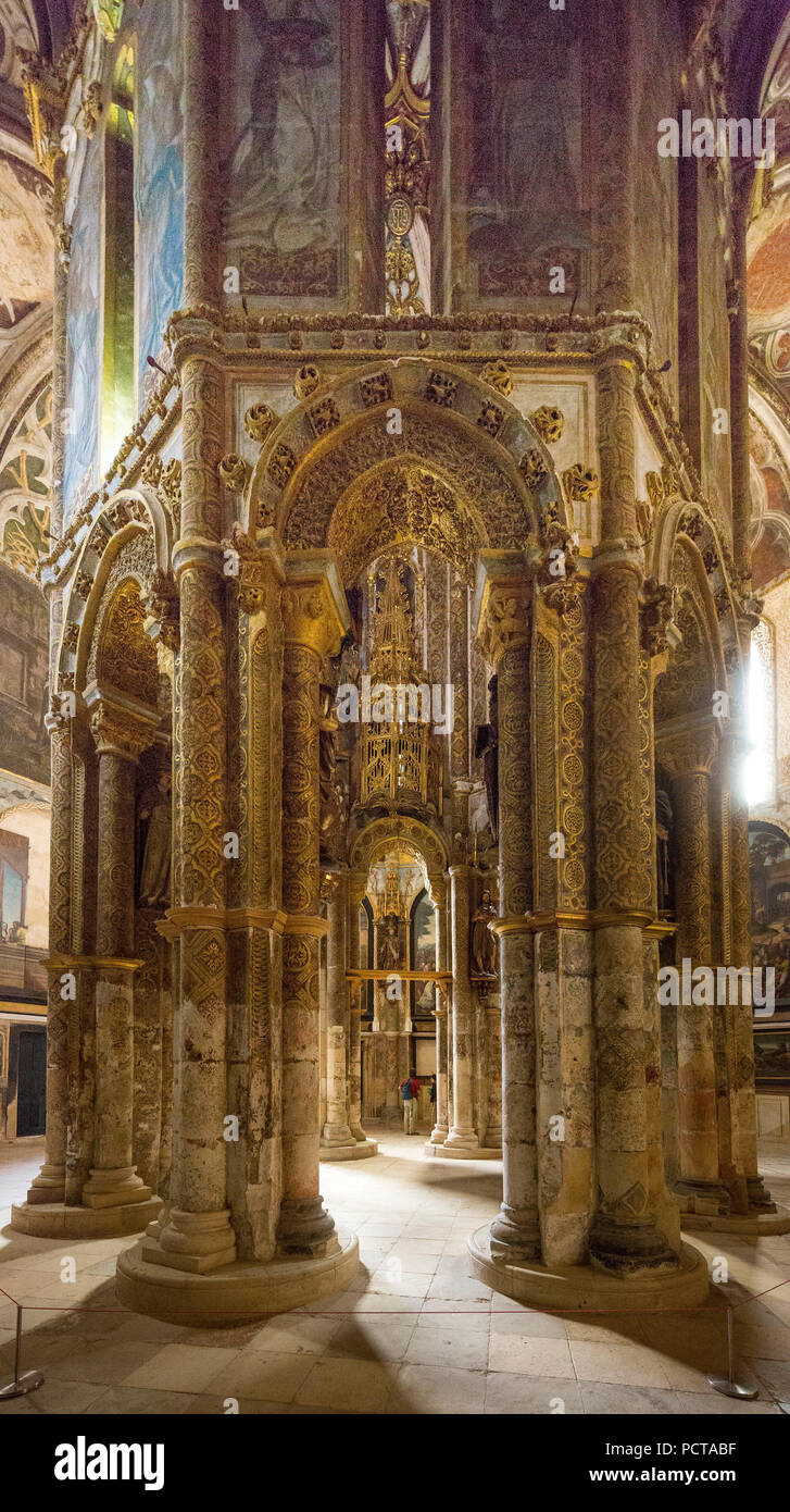 Charola, originale chiesa templare, ottagonale Rotunda, Fortezza di Tomar, Cavalieri Templari castello, Templar, patrimonio UNESCO, Tomar, Santarém distretto, Portogallo, Europa, Convento da Ordem de Christo Foto Stock