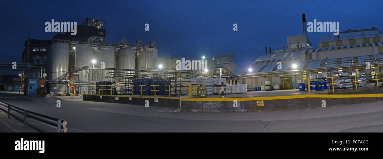 Panorama della Lever Brothers (Unilever) fabbrica al crepuscolo, Banca Quay Warrington, Cheshire, North West England, Regno Unito , WA1 1NN Foto Stock