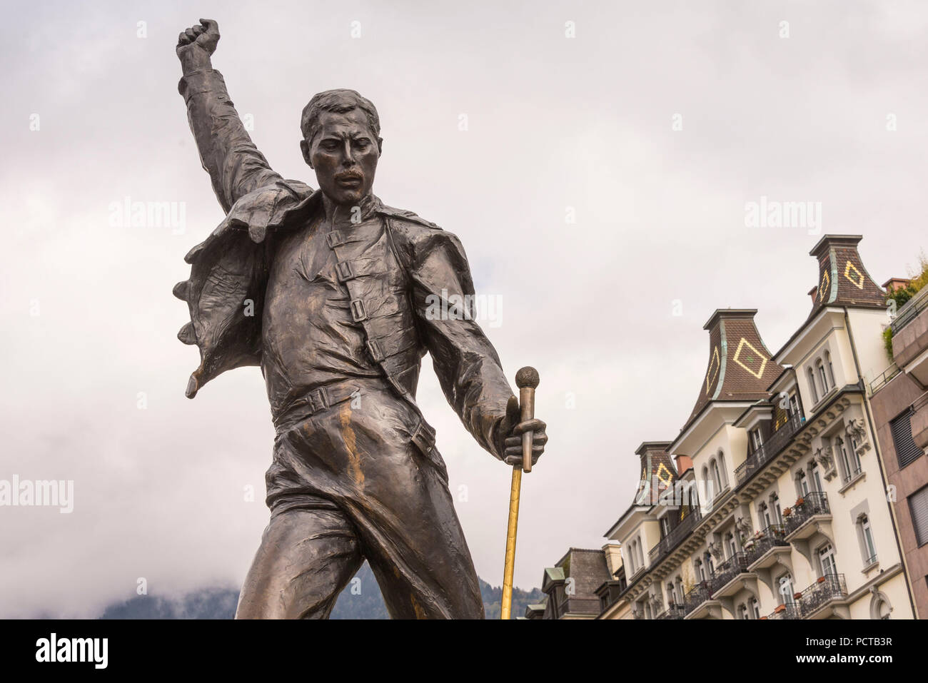 Freddy Mercury statua in riva al lago, Montreux, sul Lago di Ginevra, nel Cantone di Vaud, Svizzera Occidentale, Svizzera Foto Stock