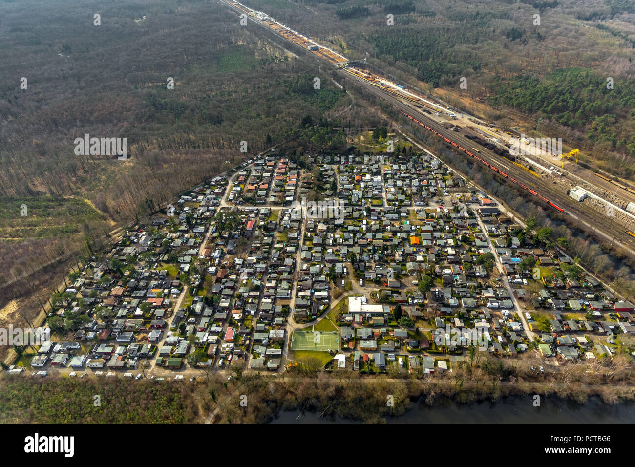 Campeggio ricreative, area ricreativa Entenfangsee a Mülheim an der Ruhr, Camping Entenfang, permanente per i campeggiatori, la residenza permanente, Lago Entenfang, Mülheim an der Ruhr, la zona della Ruhr, Nord Reno-Westfalia, Germania Foto Stock