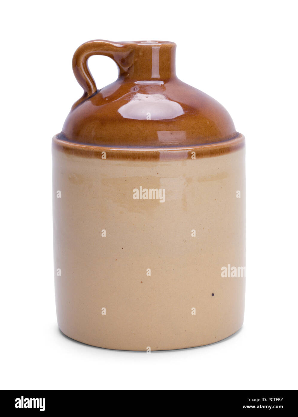 Vintage Whiskey Jar isolato su uno sfondo bianco. Foto Stock