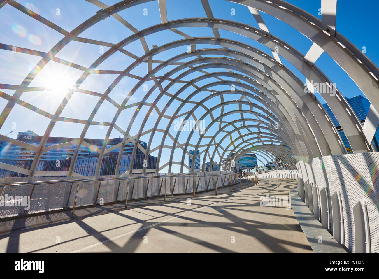 Spider ponte (Webb passerella in acciaio), Docklands, Docklands, Melbourne, Victoria, Australia, Oceania Foto Stock