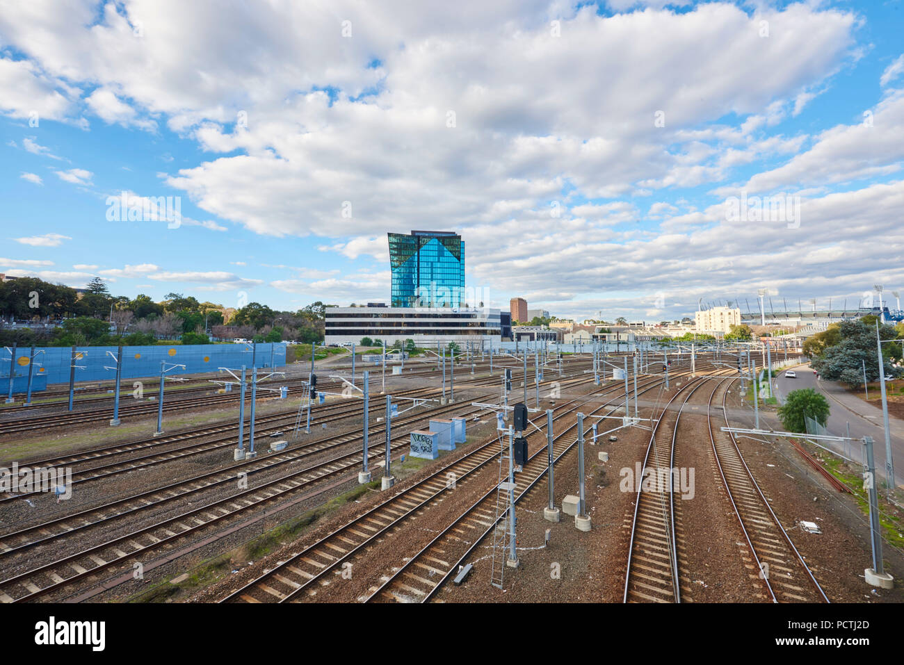 Vista su linee ferroviarie su Irwinconsul, Melbourne, Victoria, Australia, Oceania Foto Stock