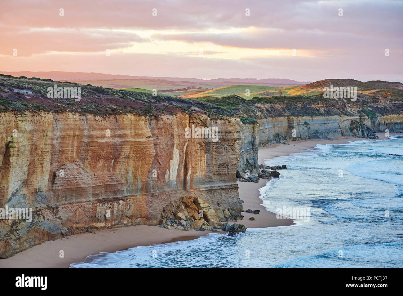 Dodici Apostoli, Great Ocean Road, Parco Nazionale di Port Campbell, Victoria, Australia, Oceania Foto Stock