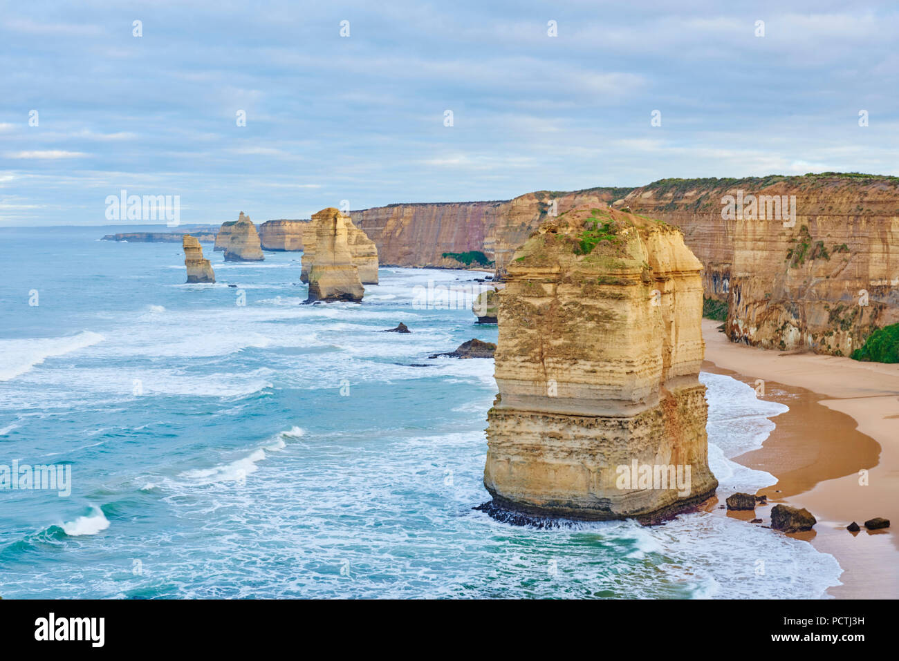 Dodici Apostoli, Great Ocean Road, Parco Nazionale di Port Campbell, Victoria, Australia, Oceania Foto Stock