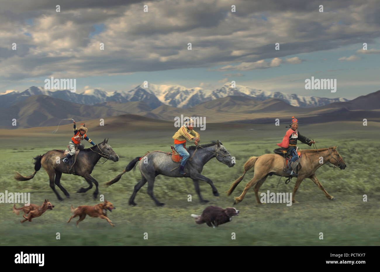 I bambini a cavallo con il paesaggio, Naadam festival, steppa Gobi, Mongolia, Asia Foto Stock