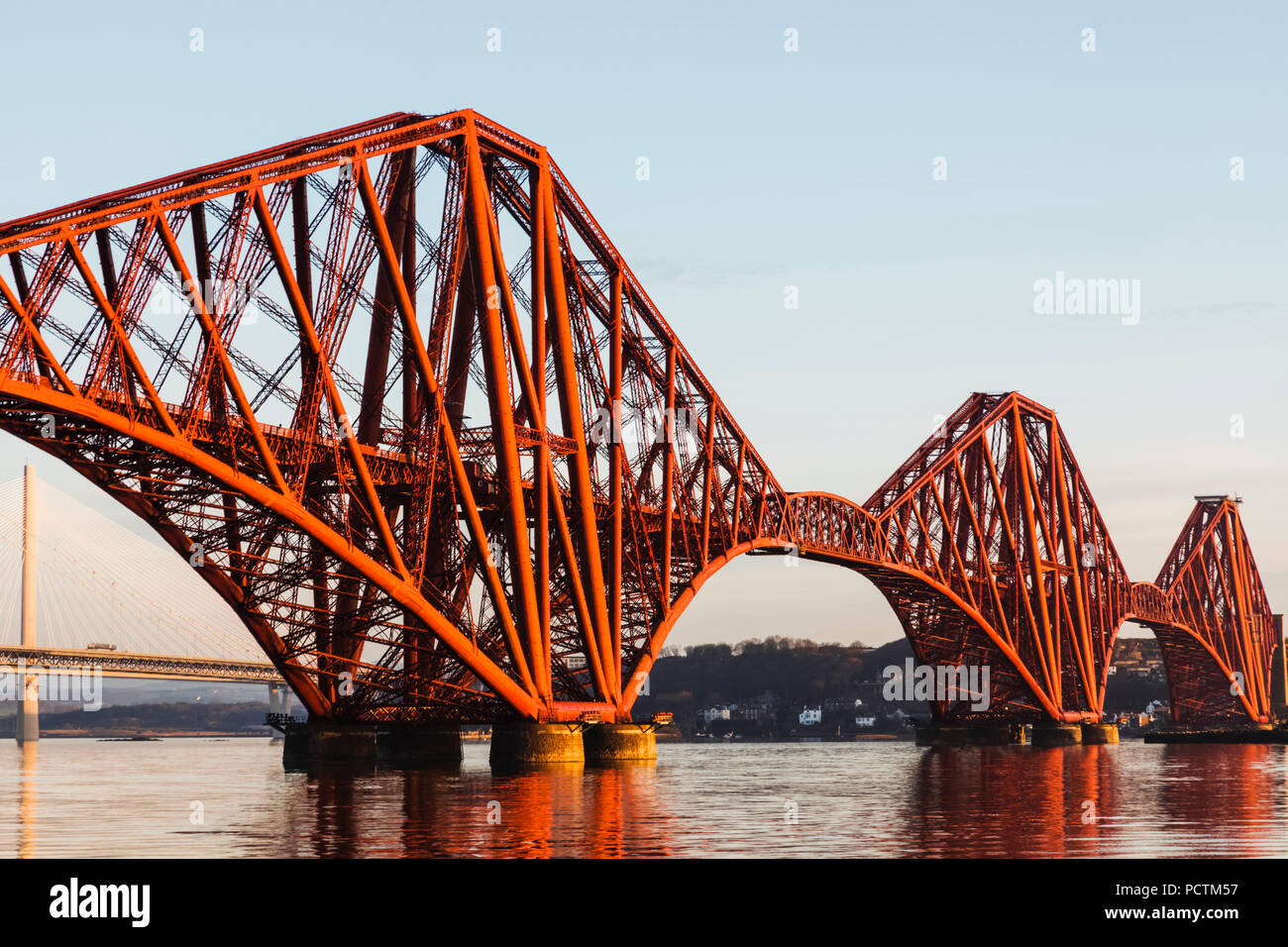 Gran Bretagna, Scozia, Edimburgo, South Queensferry, il Forth Bridge Foto Stock