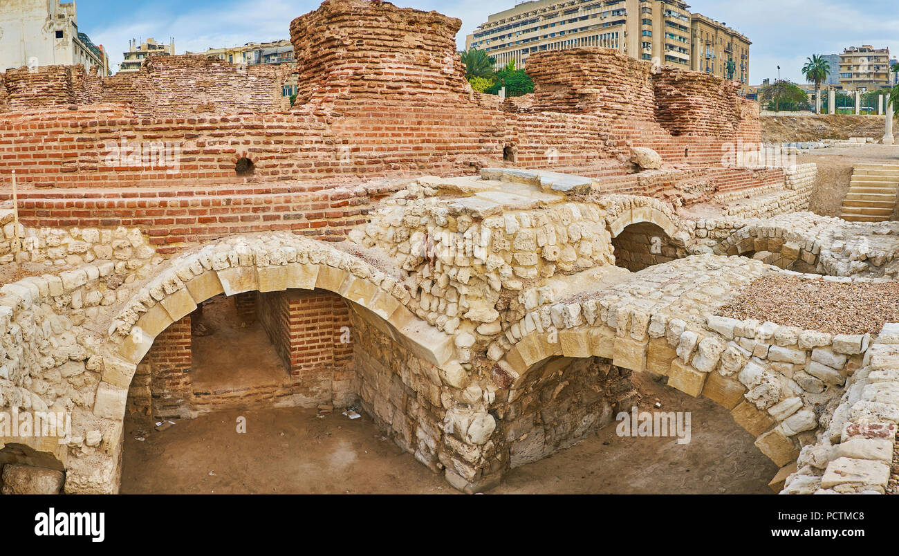 Annuncio Kom Dikka (Kom el Dekka) sito archeologico vanta di conserve di terme romane (bagni), Alessandria, Egitto. Foto Stock