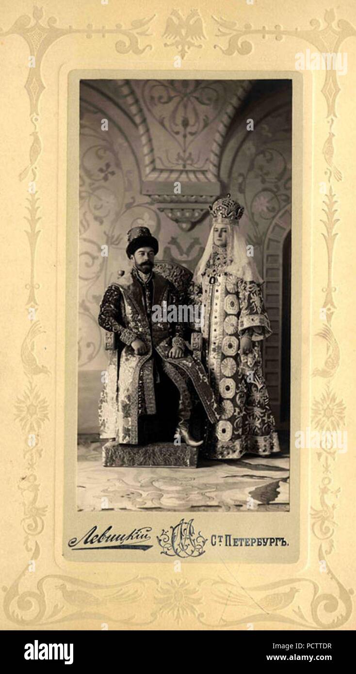 Alix e Nicky in russo dress 2. Foto Stock