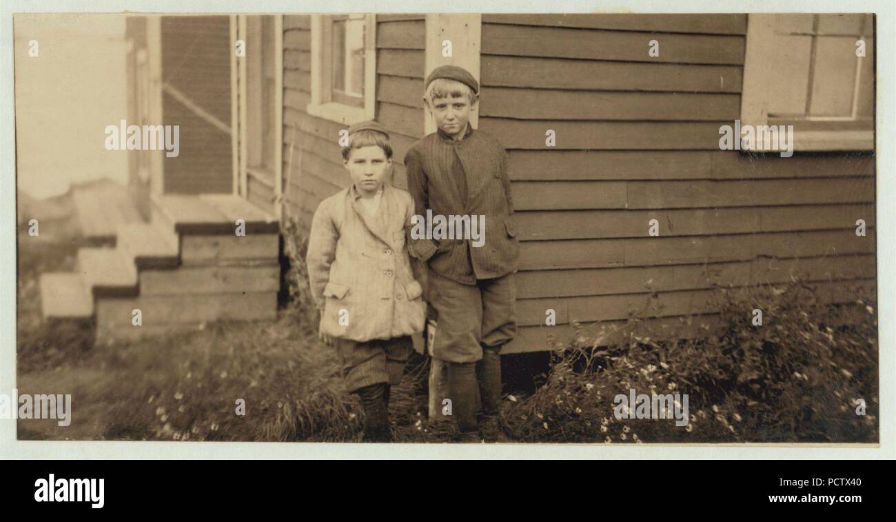 Allen Chaffey, 9 anni, 37 Clark San, Eastport, Me., aiuta a pacco madre in riva al mare Canning Co., fabbrica -1. Walter Omar, 8 anni, 4 Clark Street, tagli. Foto Stock