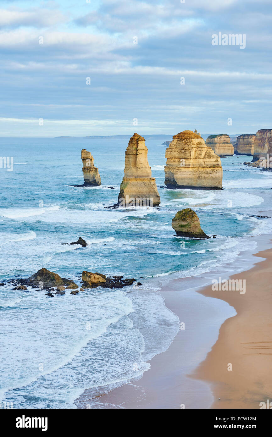Dodici Apostoli, Great Ocean Road, Parco Nazionale di Port Campbell, Victoria, Australia, Oceania Foto Stock