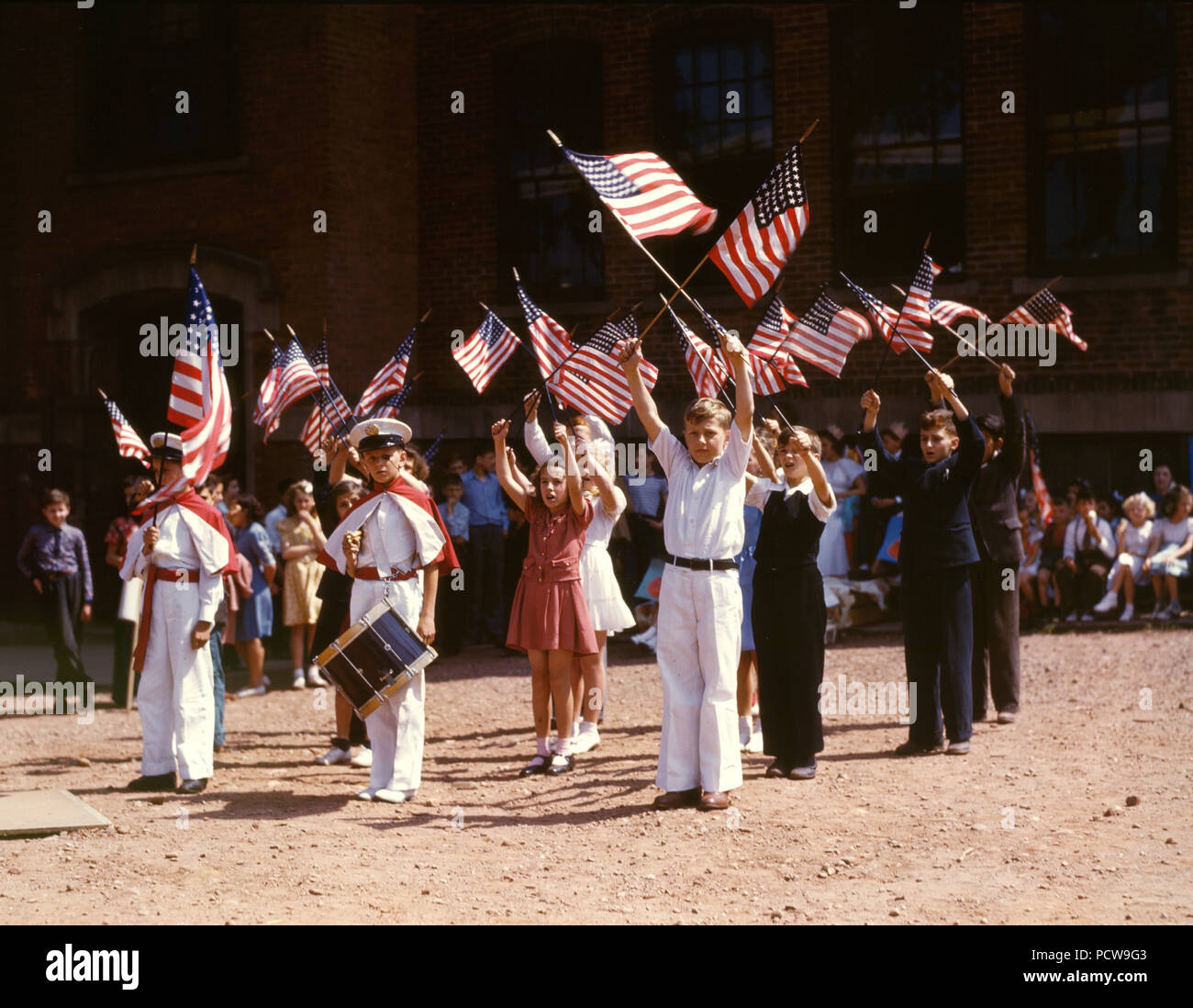 Stadio i bambini una dimostrazione patriottica, Southington, Conn. - Maggio 1942 Foto Stock