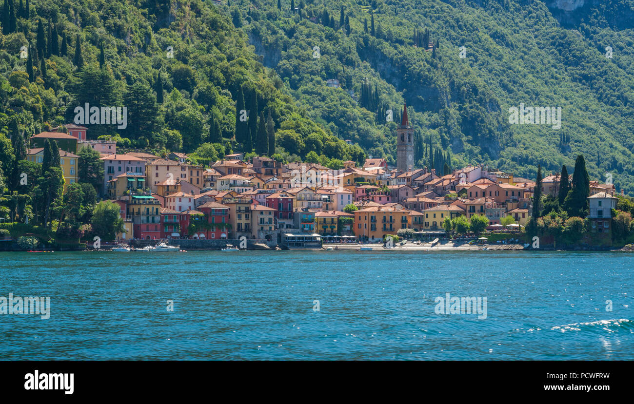 La bellissima Varenna sul lago di Como, Lombardia, Italia. Foto Stock
