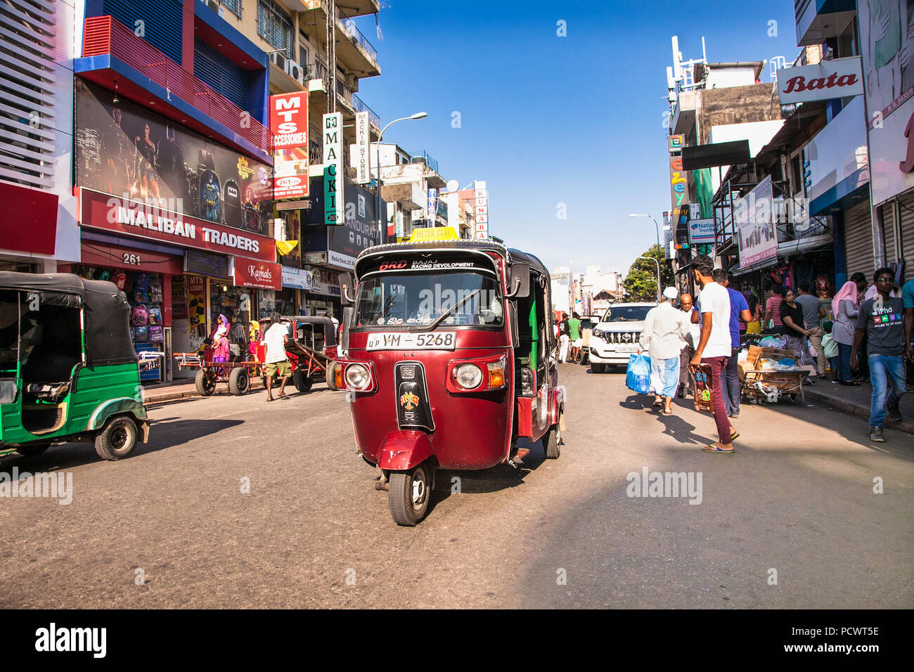 COLOMBO SRI LANKA - Dic 24, 2016: Street vicino al mercato Pettah o Manning nel mercato di Colombo sul dicembre 24, 2016 Lo Sri Lanka. Mercato Pettah situato nel Foto Stock