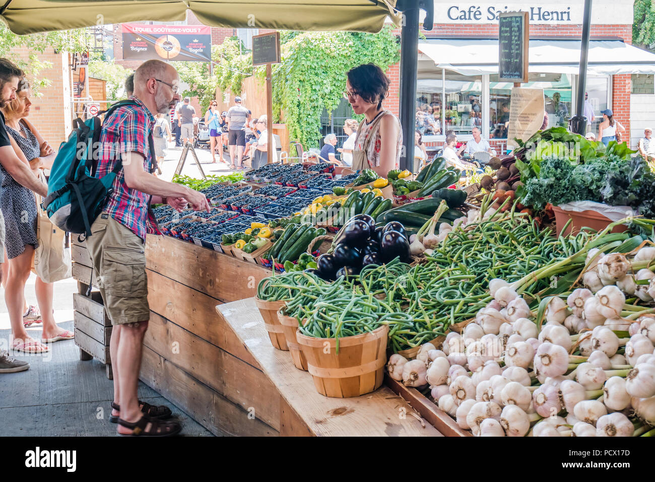 Jean Talon mercato il più grande degli agricoltori di prodotti freschi del mercato canadese di Montreal Foto Stock