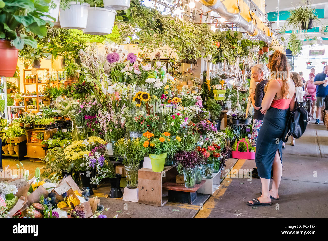 Jean Talon mercato il più grande degli agricoltori di prodotti freschi del mercato canadese di Montreal Foto Stock