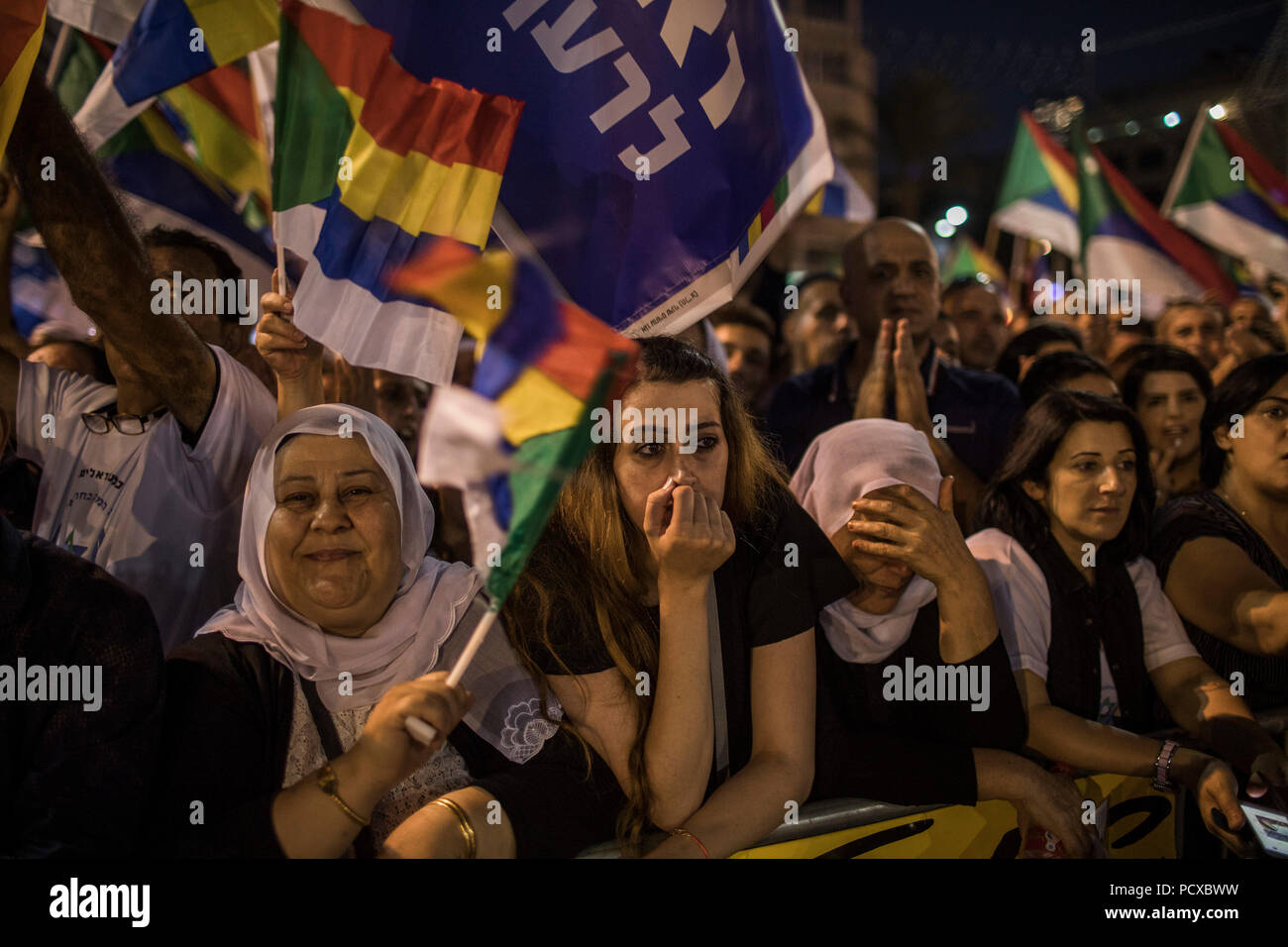 Tel Aviv, Israele. 04 Ago, 2018. Gli israeliani della minoranza Drusi prendere parte a una protesta contro Israele per la nuova nazione ebraica bill a Tel Aviv, Israele, 04 agosto 2018. Migliaia di drusi e sostenitori ebraica raccolse su Rabin Square nel centro di Tel Aviv contro una controversa nuova legge che i critici dicono che margini di Israele non-cittadini ebrei. Credito: Ilia Yefimovich/dpa/Alamy Live News Foto Stock