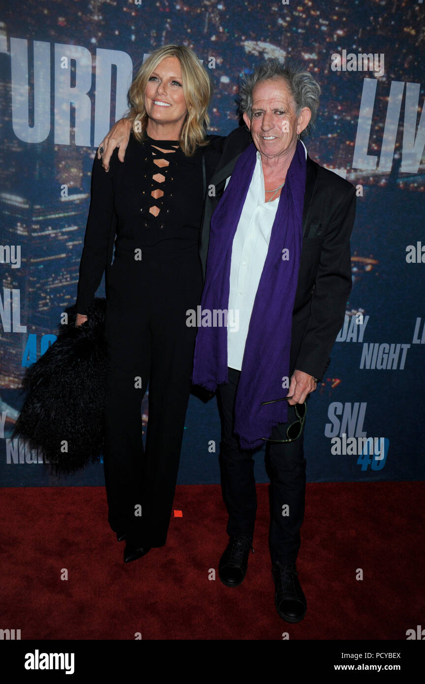 NEW YORK, NY - febbraio 15: Jim Carrey assiste SNL quarantesimo anniversario del Rockefeller Plaza il 15 febbraio 2015 nella città di New York. Persone: Patti Hansen, Keith Richards Foto Stock NEW YORK, NY - febbraio 15: Jim Carrey assiste SNL quarantesimo anniversario del Rockefeller Plaza il 15 febbraio 2015 nella città di New York. Persone: Patti Hansen, Keith Richards Foto Stock