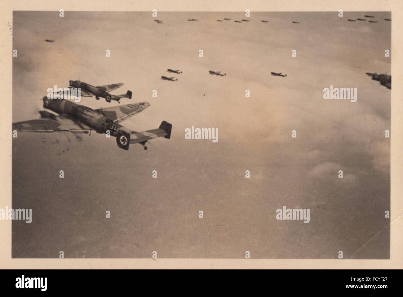 Immagine da l'album fotografico di Oberfeldwebel Gotthilf Benseler di 9. Staffel, Kampfgeschwader 3: Junkers Ju86 E-1 Bombardieri della Kampfgeschwader 153 (in seguito a diventare Kampfgeschwader 3) formazione pratica battenti nel 1938. Foto Stock