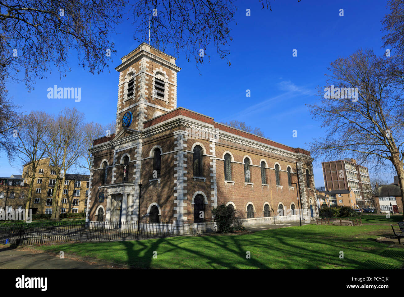 Chiesa di S. Matteo in Bethnal Green avuto il ruolo di ospitare i funerali del Kray Twins - Ronnie Kray nel marzo 1995 e Reggie Kray in ottobre 2000. Foto Stock