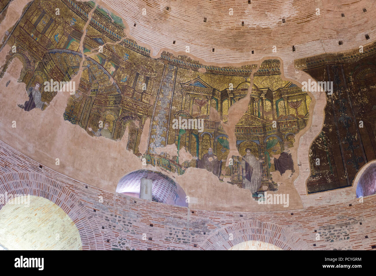 Magnifici mosaici adornano le pareti e il soffitto della rotonda di Galerio, una popolare destinazione turistica della città di Salonicco, Grecia Foto Stock