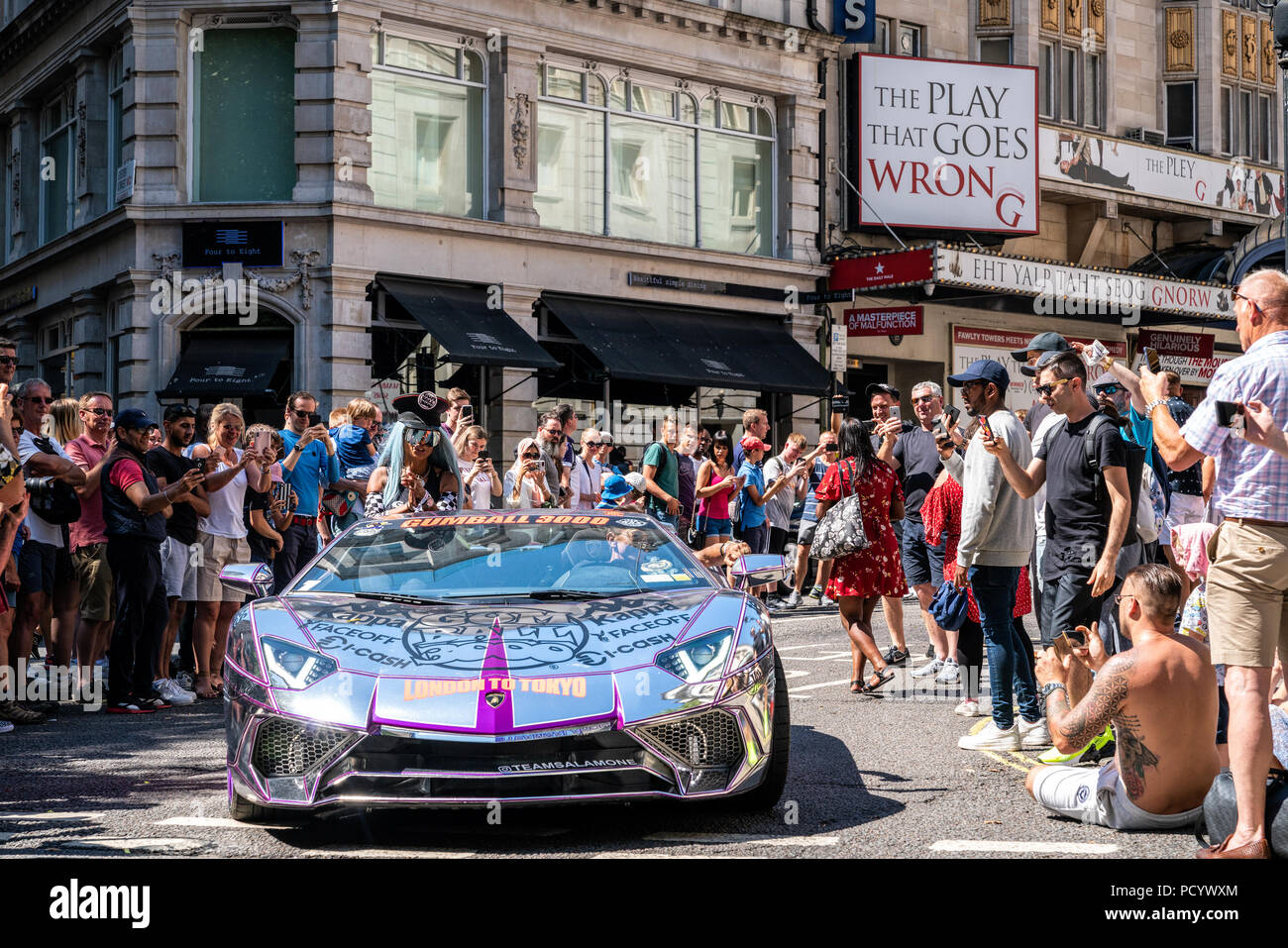 5 agosto 2018 - Londra, Regno Unito. Evento di beneficenza Gumball Rally 3000. Chrome Lamborghini Aventador SV Roadster del Team Salamone. Foto Stock