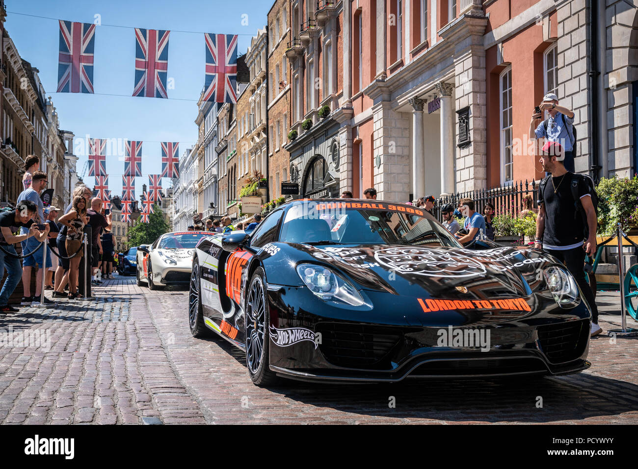 5 agosto 2018 - Londra, Inghilterra. Bella Porsche 918 Spyder Supercar ibride al Covent Garden prima Gumball Rally 3000 inizio. Foto Stock