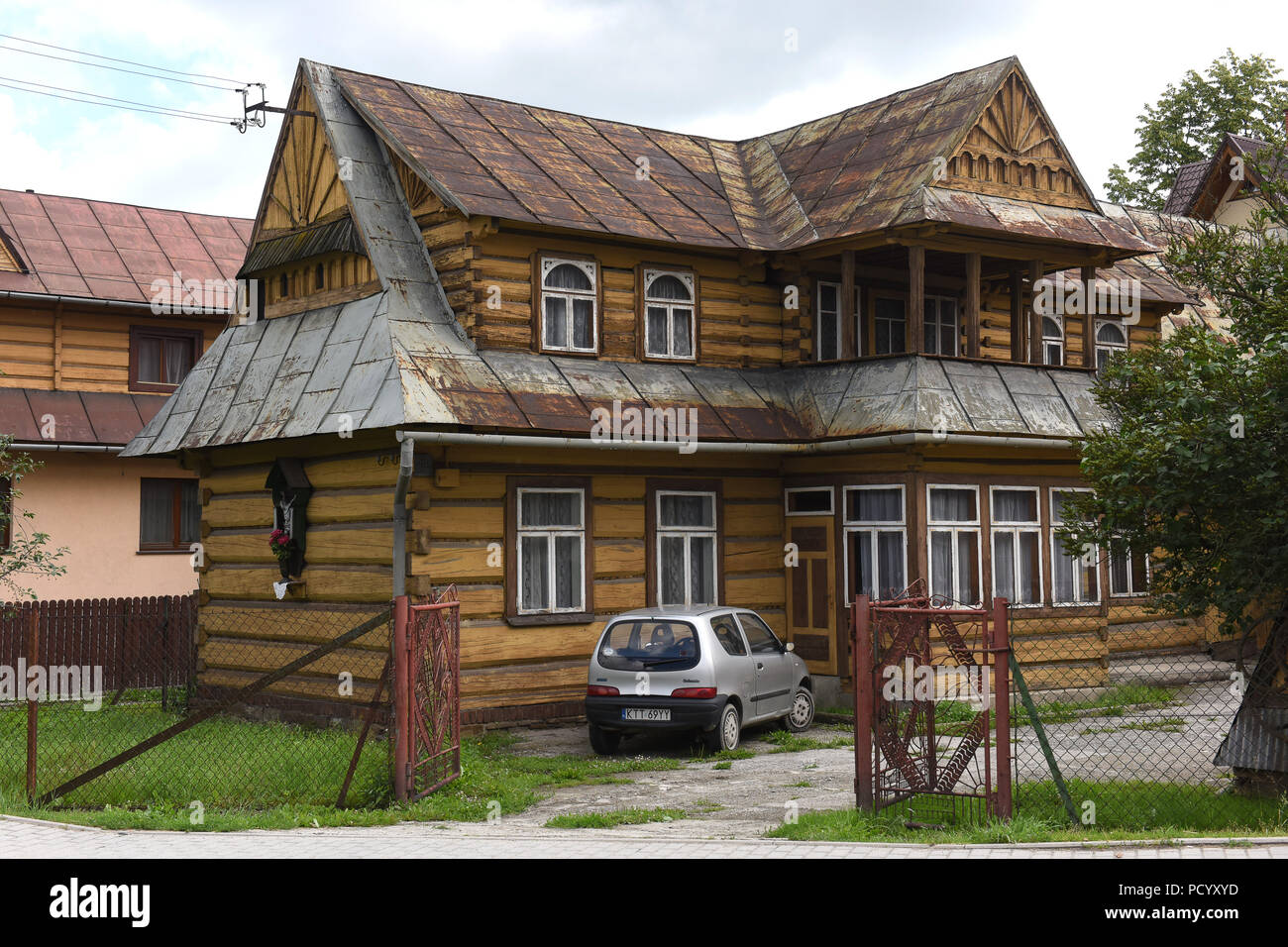 Edificio di stile tradizionale costruzione in Poronin vicino a Zakopane Poland Foto Stock