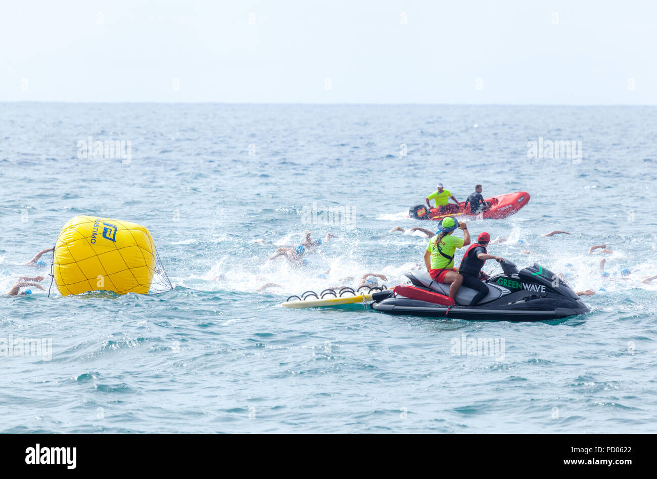 Nuoto-Cross a Bajamar comune. Isola di Tenerife Foto Stock