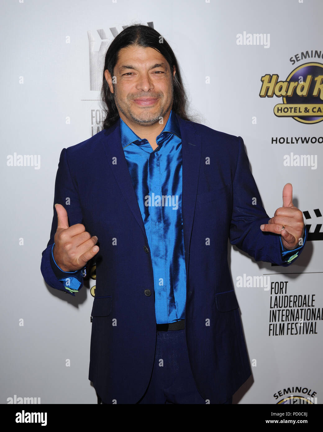 HOLLYWOOD, FL - novembre 06: Robert Trujillo assiste il Boca International Film Festival - apertura notturna al Hard Rock Live presso il Seminole Hard Rock Hotel & Casino il 6 novembre 2015 a Hollywood, Florida. Persone: Robert Trujillo Foto Stock