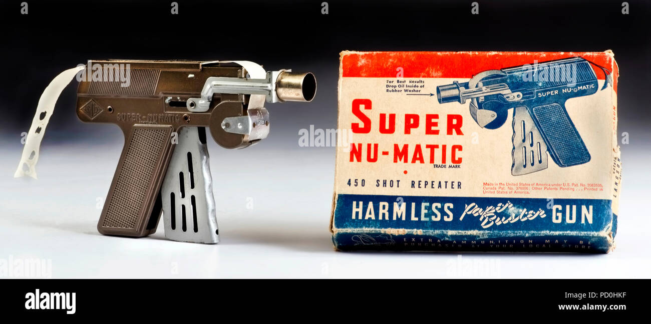 Dallas, Texas Agosto 5-18 Super Nu Matic pistola giocattolo cap realizzato negli anni cinquanta. Sembra un lazer ray gun per la corsa allo spazio. Foto Stock