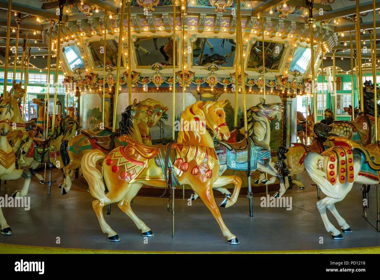 Managerie Dentzel Carousel, Glen Echo Park, il MacArthur Boulevard, Glen Echo, Maryland Foto Stock