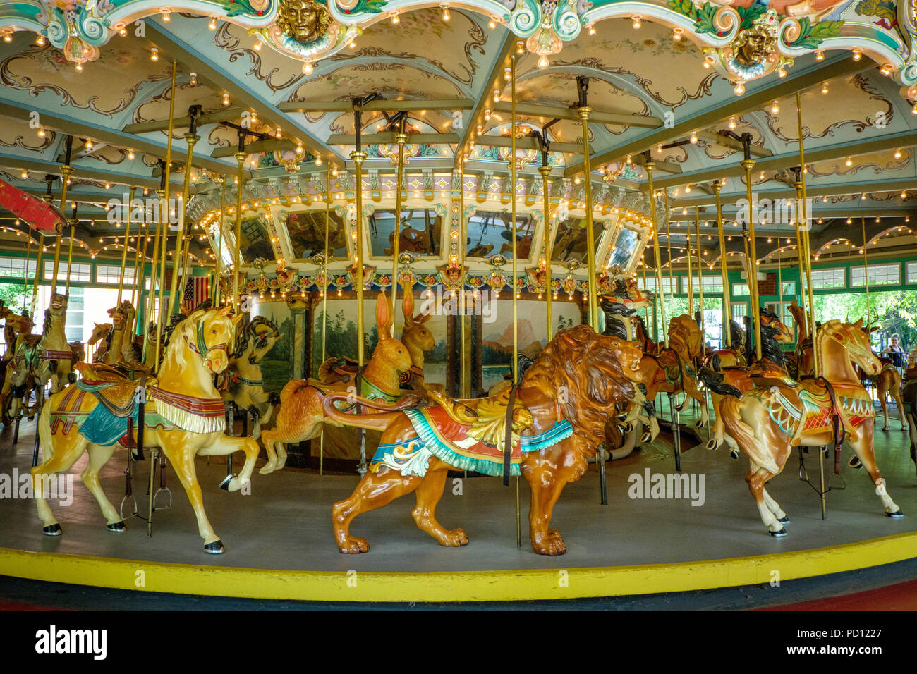 Managerie Dentzel Carousel, Glen Echo Park, il MacArthur Boulevard, Glen Echo, Maryland Foto Stock