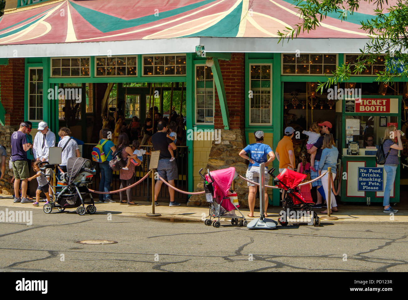 Managerie Dentzel Carousel, Glen Echo Park, il MacArthur Boulevard, Glen Echo, Maryland Foto Stock