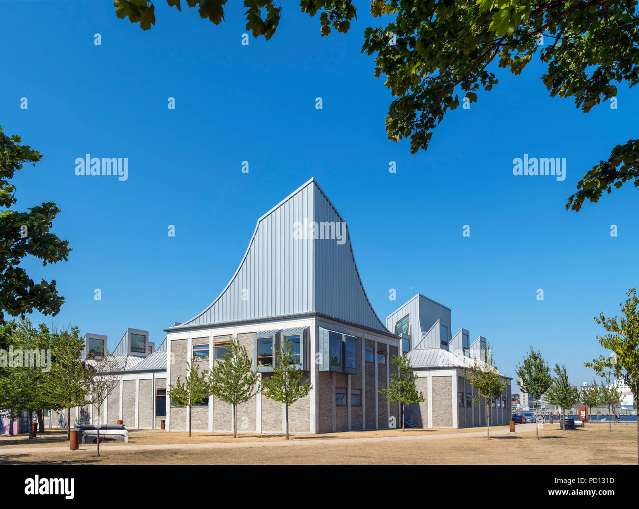 Il centro di Utzon, Aalborg, Danimarca. Il 2008 edificio è stato progettato dall'architetto danese Jørn Utzon, che notoriamente progettato la Opera House di Sydney. Foto Stock