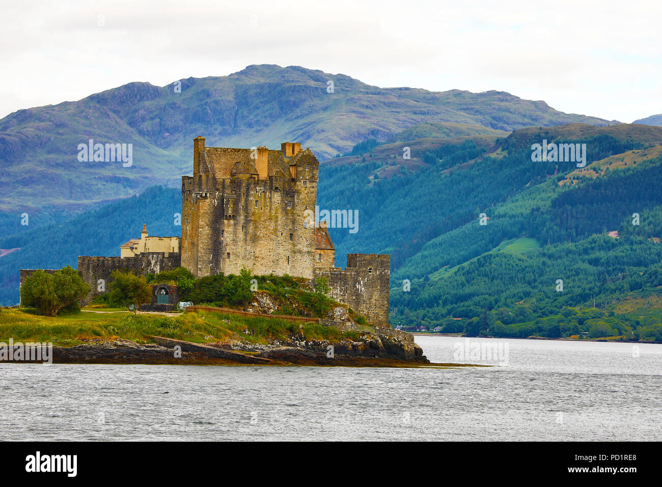 Eilean Donan Castle sul Loch Duich, Kyle of Lochalsh, Highlands scozzesi, Scozia Foto Stock