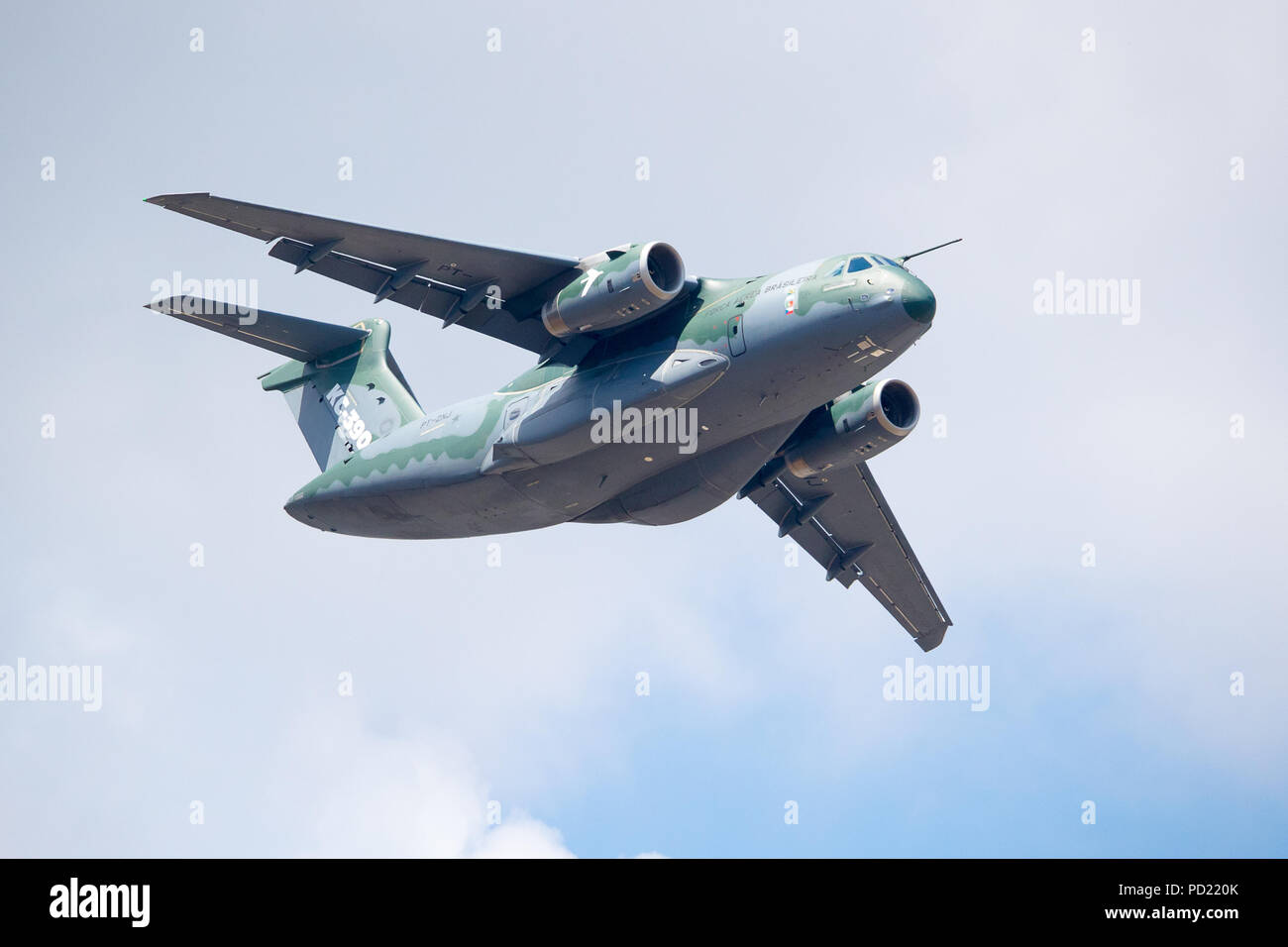 Embrear dimostrato l'agilità e maneggevolezza del KC-390 il piano di trasporto a Farnborough Airshow internazionale 2018 Foto Stock