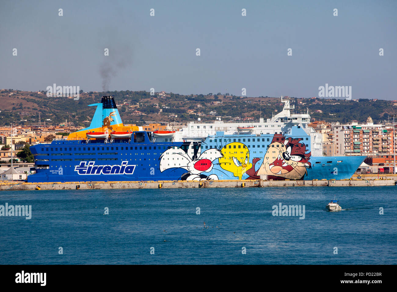 MS Moby Dada passeggero veloce roll-on roll-off roro cruise ferry, di proprietà di Moby Lines del porto di Civitavecchia in Italia Foto Stock