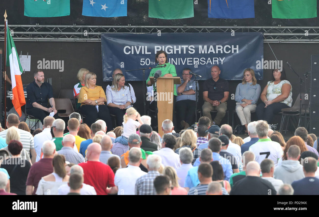 Sinn Fein Presidente Mary Lou McDonald parlando durante la trentasettesima nazionali di sciopero della fame di commemorazione in Castlewellan, County Down, Irlanda del Nord. Foto Stock